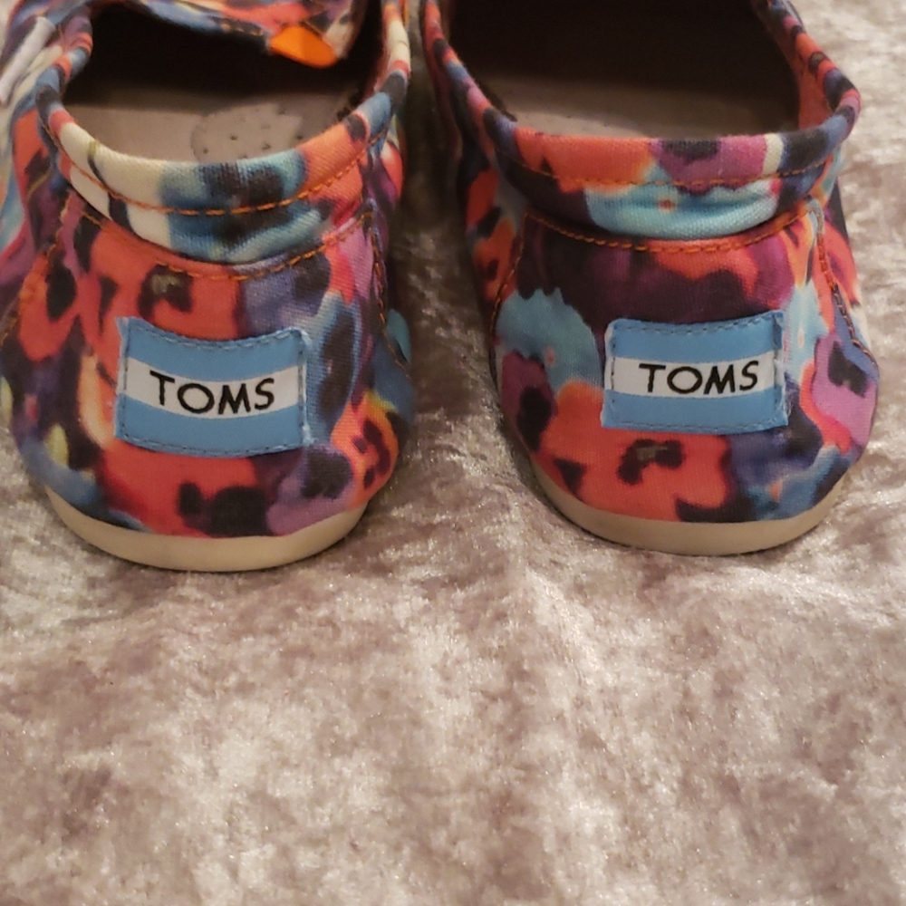 Shoes - Picture 4 of 5